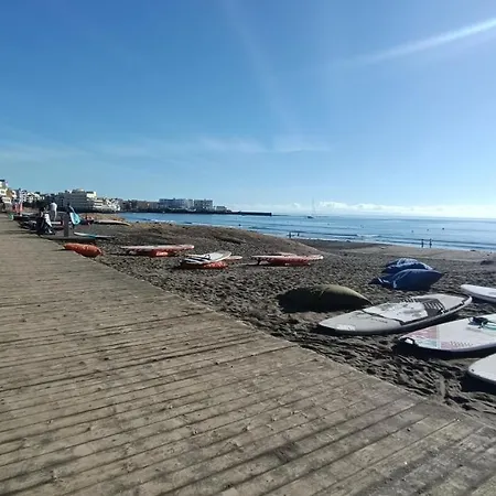 Alquilaencanarias Junto A La Playa